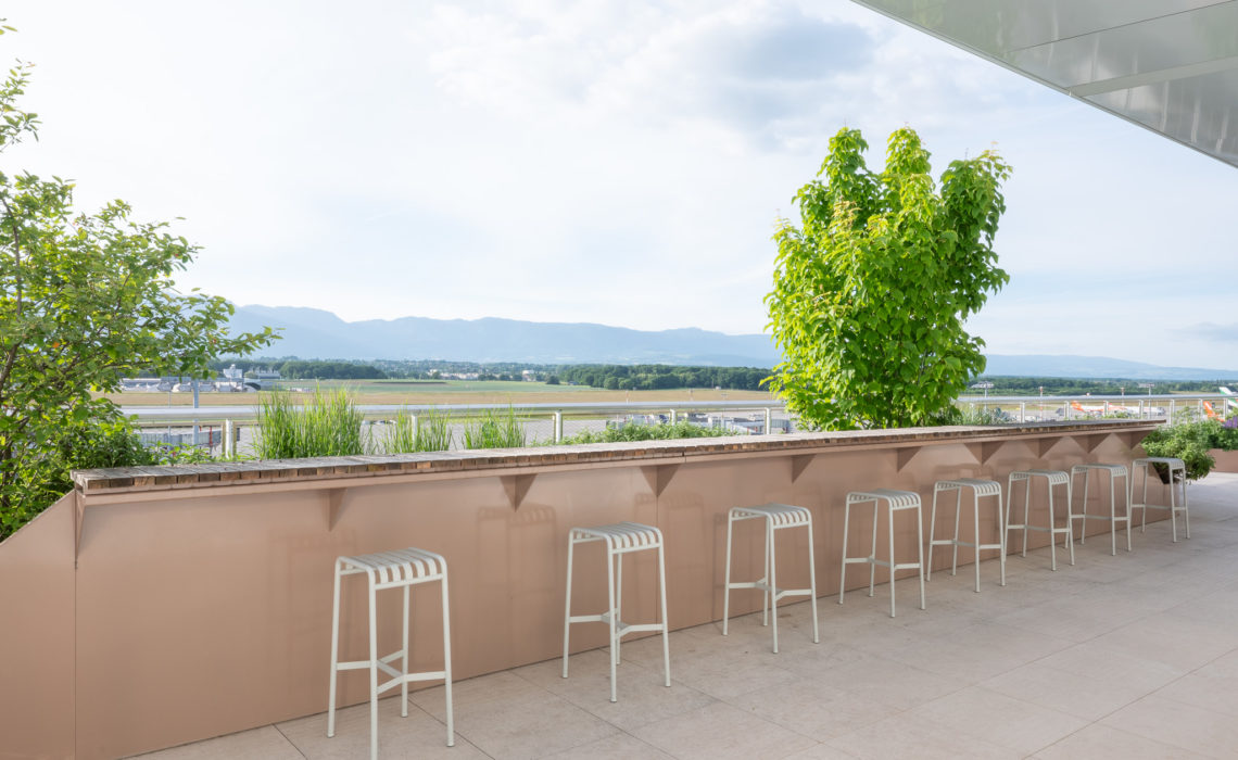 © TERRASSE PANORAMA - GENÈVE AÉROPORT © LAURA KELLER © CHRISTIAN DUPRAZ ARCHITECTURE OFFICE